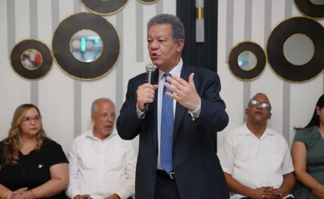 Leonel: “Vi una encuesta y Fuerza del Pueblo ya está en primer lugar”
