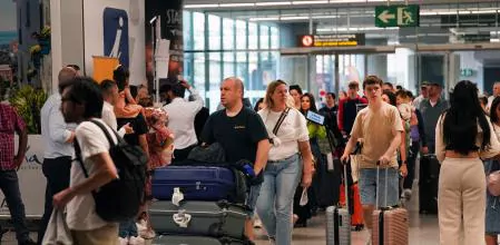 El turismo enfila un nuevo récord en 2025 con un alza de las llegadas del 4,7% hasta junio