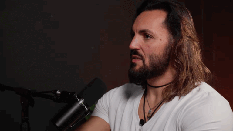 Roberto Amorosi, profesional fitness: "solo ir al gimnasio no basta para ganar masa muscular y fuerza"