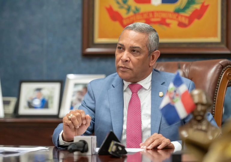 Senador Franklin Romero saluda celebración Expo Mayorista 2025