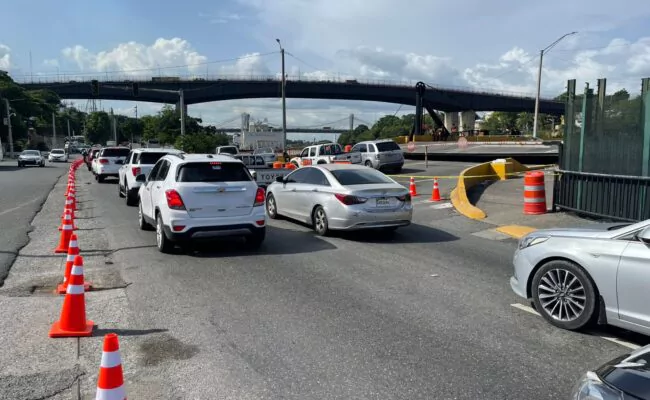 Intensos taponamientos en Santo Domingo por reparación del Puente Flotante