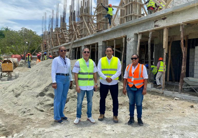 Infraestructura Escolar interviene Liceo Experimental y Recinto UASD de Elías Piña