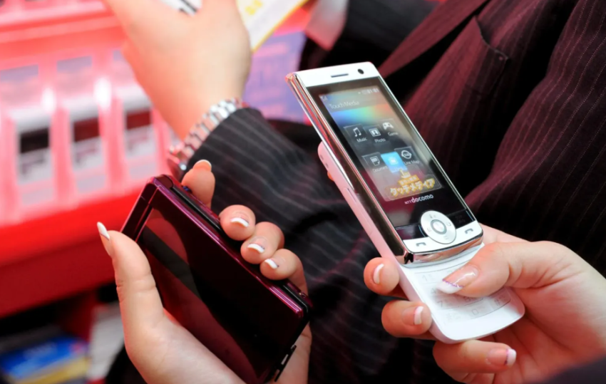 ¿Cómo influyen la luz LED y los móviles en la correlación entre menstruación y ciclo lunar? 