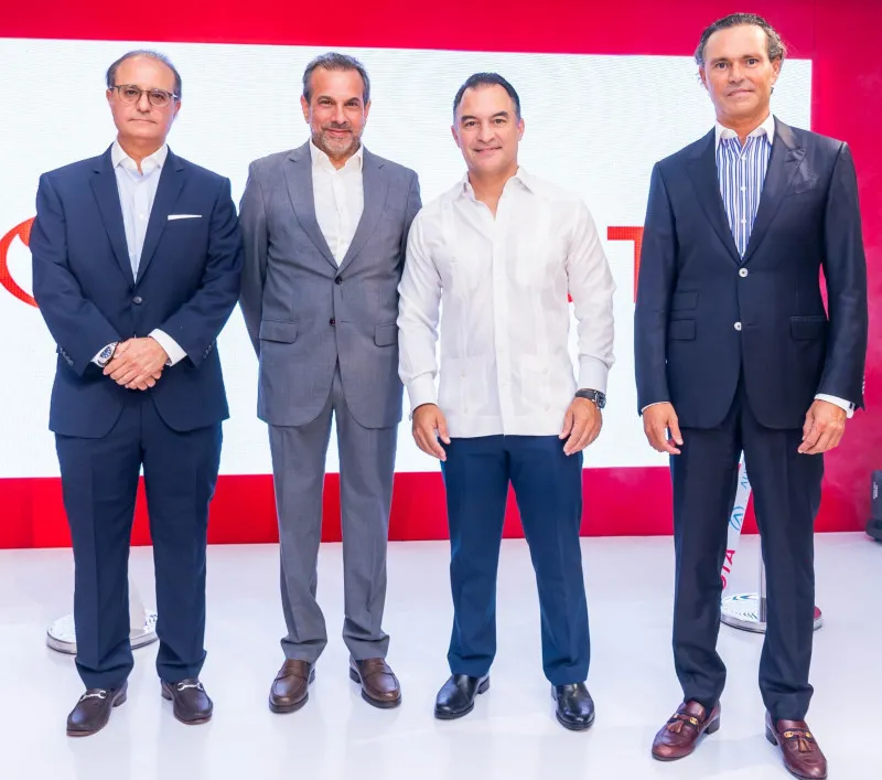 Auto Asesores inaugura showroom Toyota frente al mar Caribe