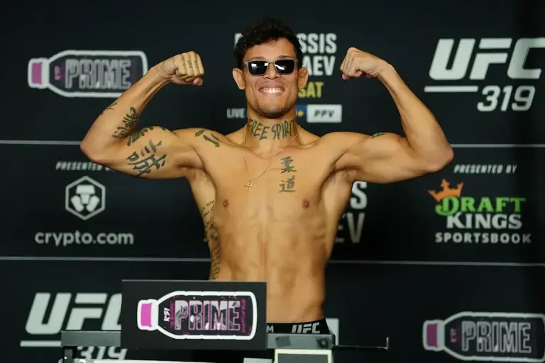 Caio Borralho llega como favorito frente a Imavov en UFC París