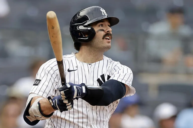 El tiro de Bellinger desde el jardín derecho frustra a los Blue Jays y da a los Yankees un triunfo clave