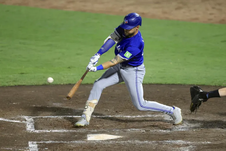 Blue Jays superan 6-5 a los Rays en sexto triunfo seguido, y acarician título del Este