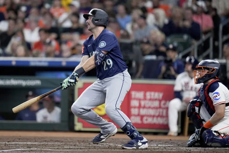 Jonrón histórico de Cal Raleigh da triunfo a los Mariners 6-4 sobre los Astros
