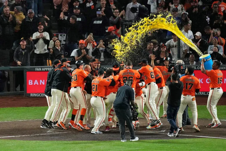 Patrick Bailey decide con grand slam en la entrada 10 y los Giants vencen 5-1 a los Dodgers