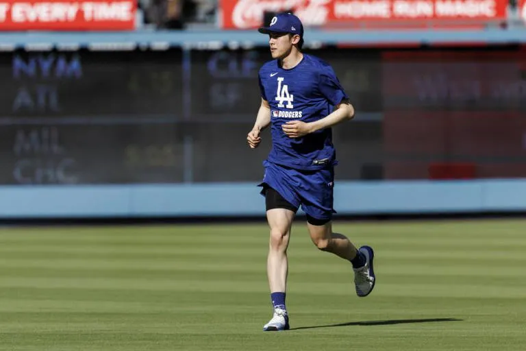 Relevista de lujo: Roki Sasaki podría ser la carta oculta de los Dodgers en los playoffs si el bullpen no responde