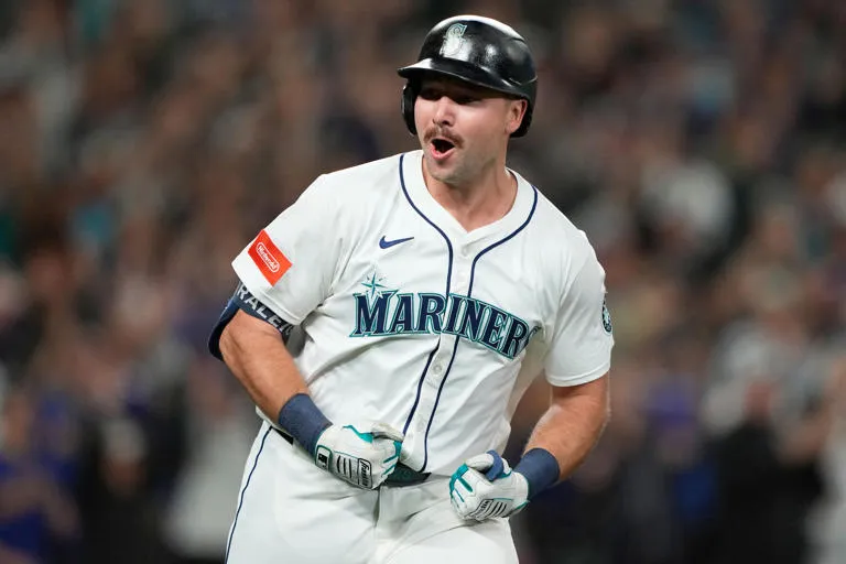 Cal Raleigh entra al exclusivo club de los 60 jonrones en una temporada — y se convierte en el primer receptor