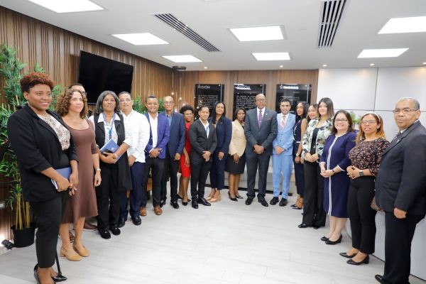 Contraloría presenta servicio de correspondencia electrónica