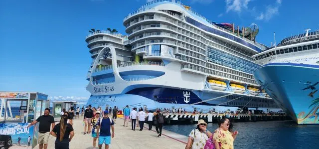 Llegada del crucero más grande del mundo a Cozumel