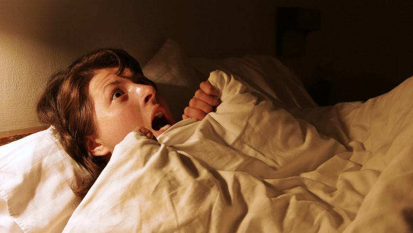 Estos alimentos pueden afectar el sueño y provocar pesadillas