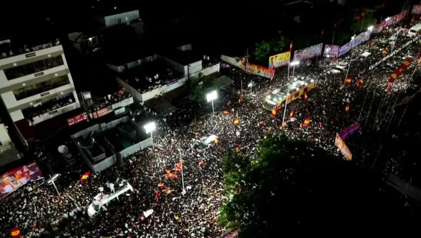 Al menos 36 muertos tras estampida en acto político en India