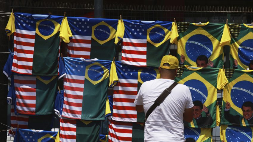 Hijo de Bolsonaro: Un despliegue militar de EE.UU. en Brasil "podría ser útil en el futuro"