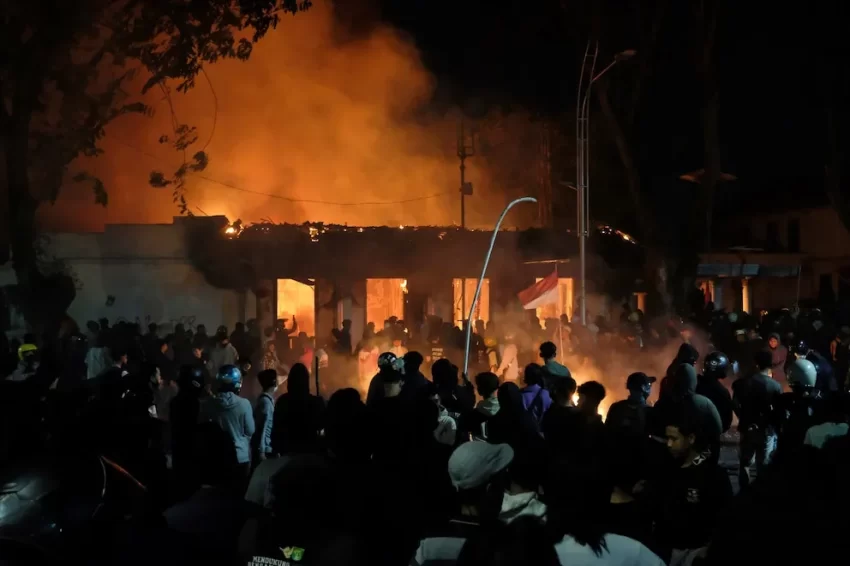 La ONU exige investigaciones exhaustivas tras oleada de violencia en protestas en Indonesia