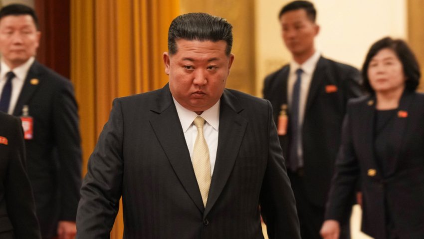 Kim Jong-un mantiene reunión sobre guerra nuclear