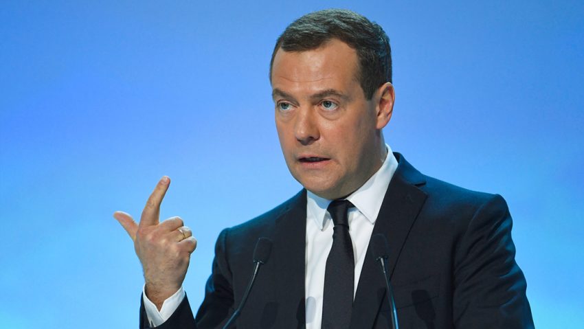 Medvédev: Rusia tiene derecho a exigir a Finlandia el pago de reparaciones