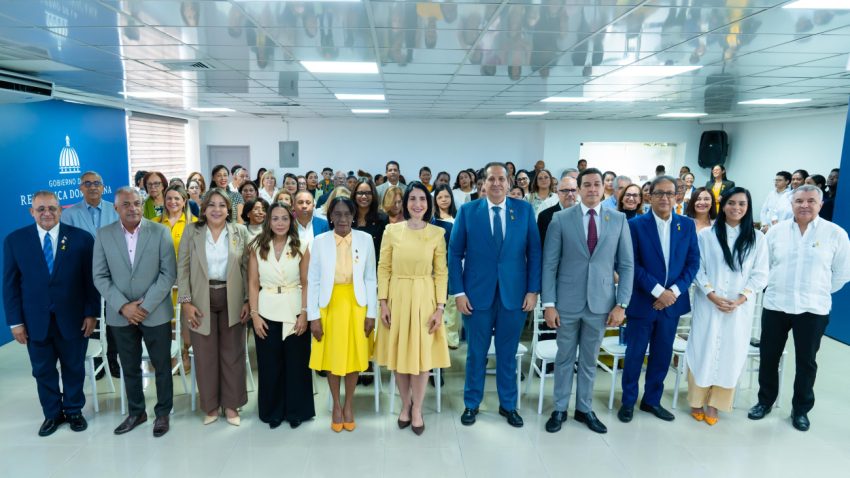 Ministerio de Salud y primera dama impulsan iniciativas para mejorar la atención del cáncer infantil