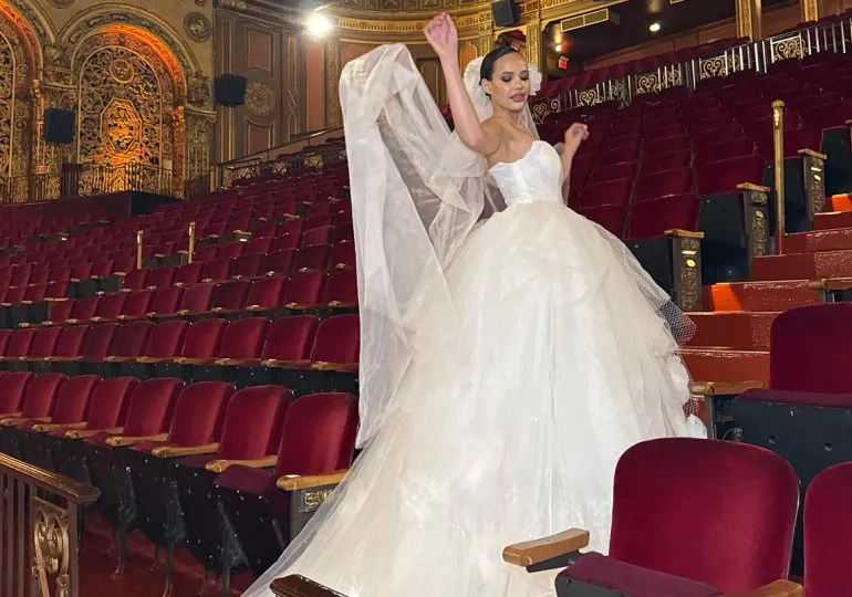 Miss Mundo Dominicana deslumbra en NYFW cerrando la pasarela vestida de novia