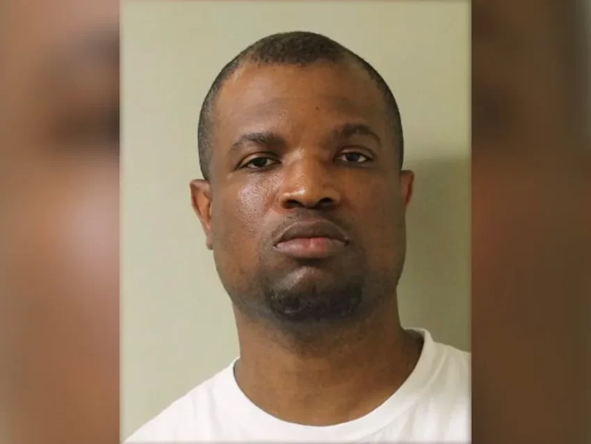 Presunto autor del asesinato de una pareja anciana en Queens es detenido tras incendiar su vivienda