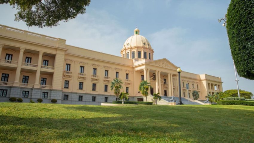 Presidente Abinader declara de alta prioridad la intervención y recuperación de los ríos Ozama e Isabela