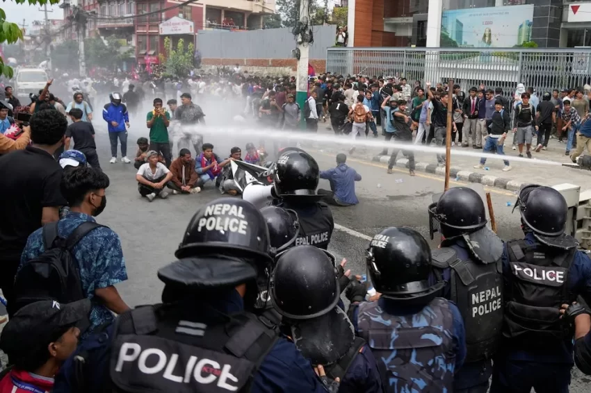 Nepal levanta el bloqueo a redes sociales tras protestas violentas que dejaron al menos 19 muertos