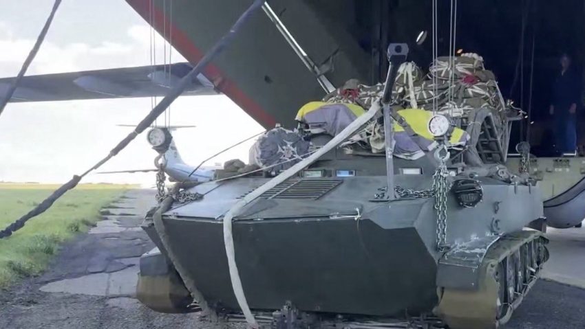 Rusia se prepara para desembarco aéreo en la retaguardia de un enemigo simulado