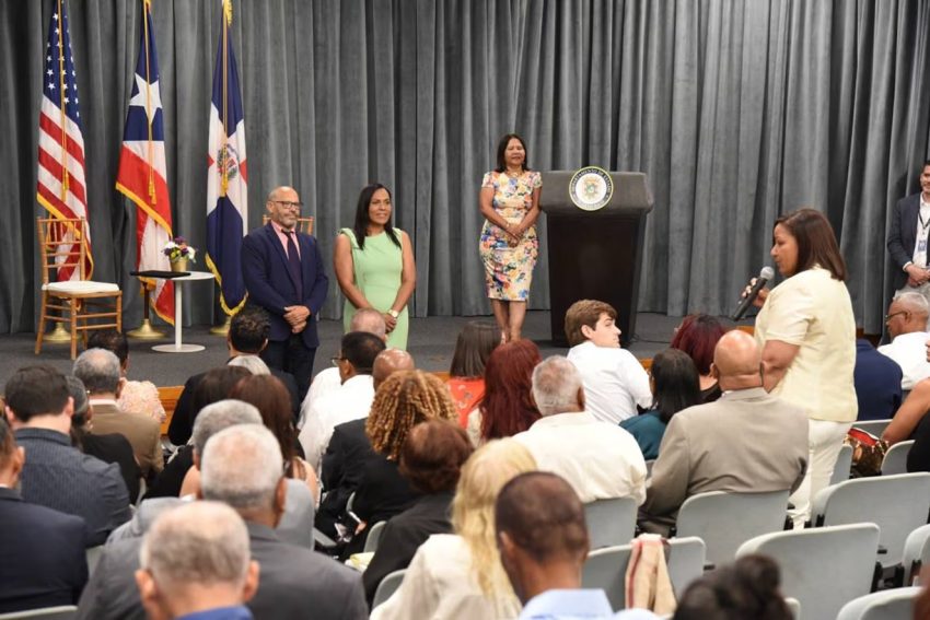 P. RICO: Secretaria de Estado se reúne con líderes dominicanos