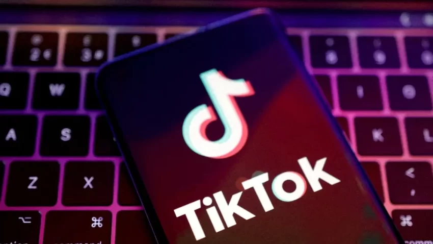 En Francia piden investigar penalmente a TikTok por posibles efectos nocivos en menores