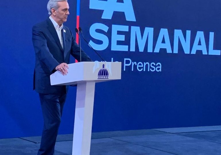 Abinader admite incremento de 123 % en compra de vehículos y ordena revisión de datos