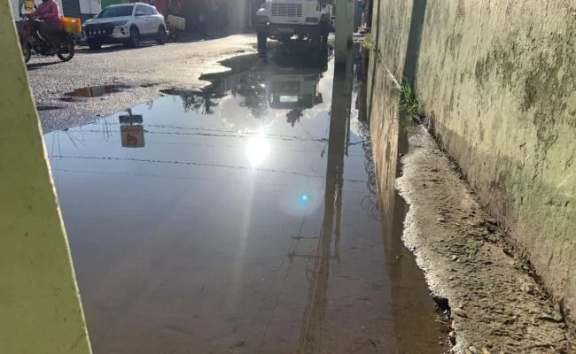 Promesa y promesa…apagones y el agua también es un desastre! A la gente de Valle del Este los ahogan los problemas entre el “allante” de las autoridades