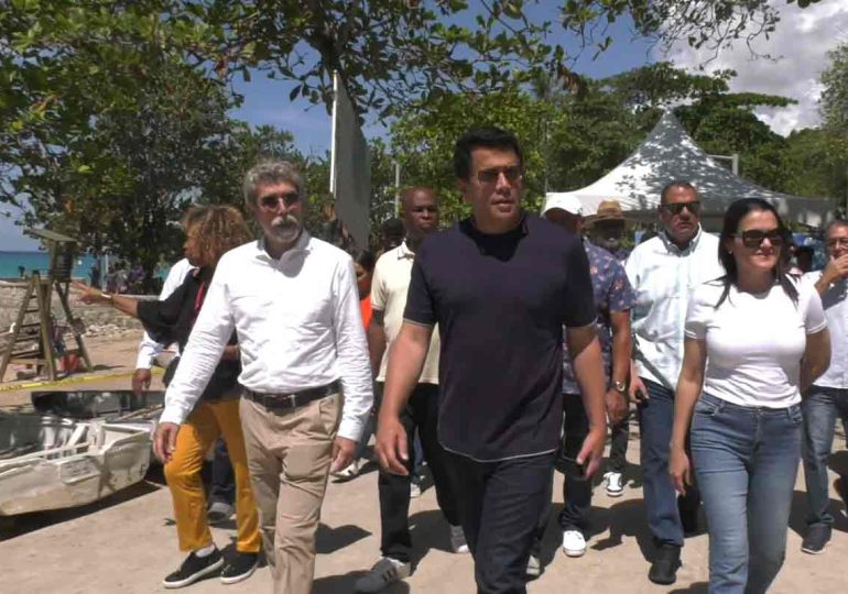 David Collado recorre parque submarino La Caleta e informa entrega en 30 días