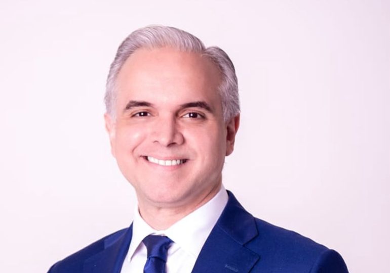 Ministro De Camps ordena investigación por video supuestamente grabado en una escuela