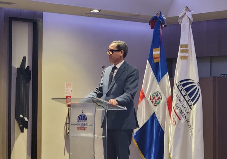 Eddy Olivares niega que empresarios ejercen presión por nuevo Código Laboral