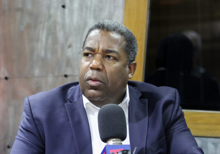 Tony Peña Guaba anuncia saldrá del Gobierno en 2026 para dedicarse a su campaña presidencial