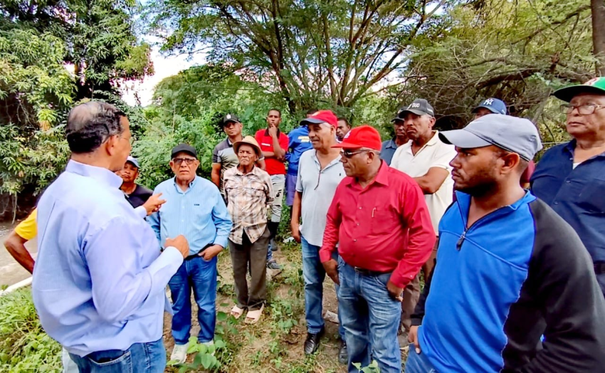 Héctor Rodríguez Pimentel se reúne con productores sureños