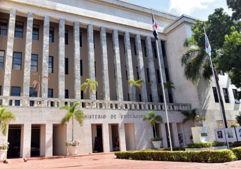 MINERD informa sobre asistencia durante primer día de la segunda semana del año escolar 2025-2026