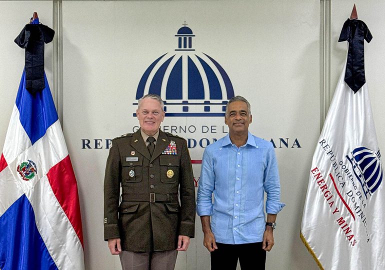 Ministro Joel Santos y director del Colegio Interamericano de Defensa evalúan cooperación estratégica en seguridad energética y minera