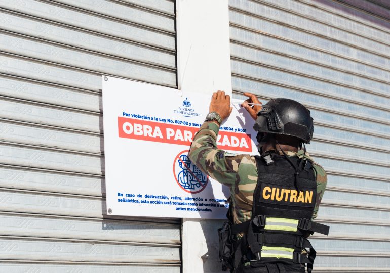 MIVED paraliza operaciones de varias naves y plazas comerciales en el Gran Santo Domingo