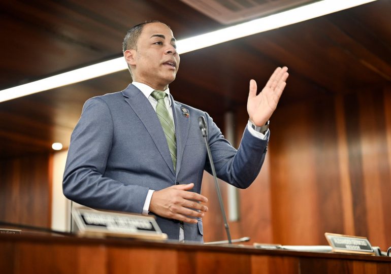 Regidor de Opción Democrática denuncia imposición del PRM para aprobar modificación de Plan Municipal sin discusión