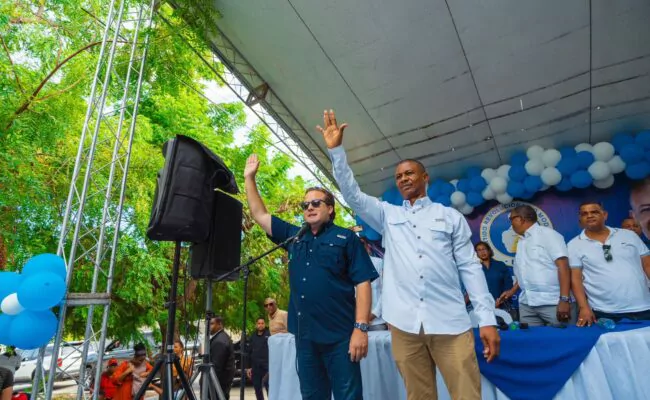 PRM desoye advertencia de la JCE; Paliza juramenta a director municipal de Canoa, en Barahona