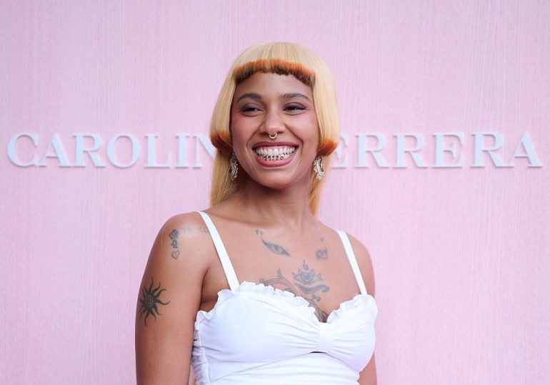 Tokischa presente en desfile de la colección Primavera-Verano 2026 de Carolina Herrera en Madrid