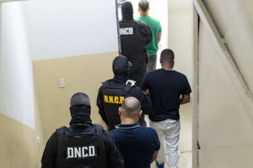 Extraditan NY a 3 dominicanos por narcotráfico y homicidio