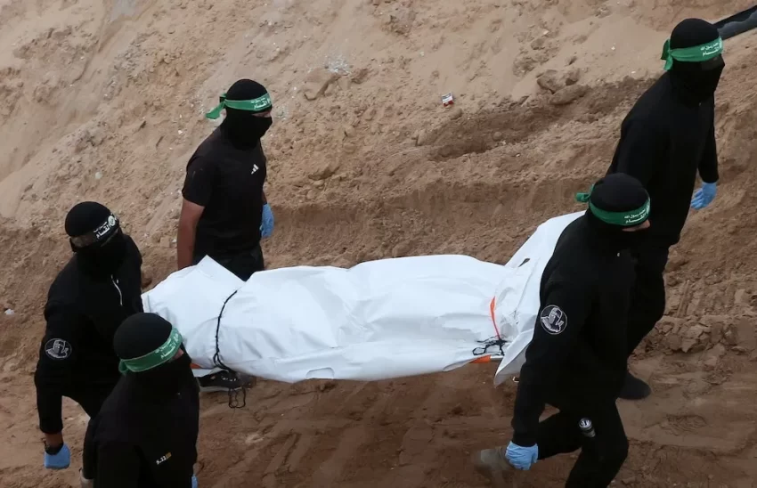 🔥¡GIRO CRUCIAL EN GAZA!🔥 Hamás afirma haber recuperado los cuerpos de dos rehenes israelíes en medio de nuevas tensiones por el alto el fuego