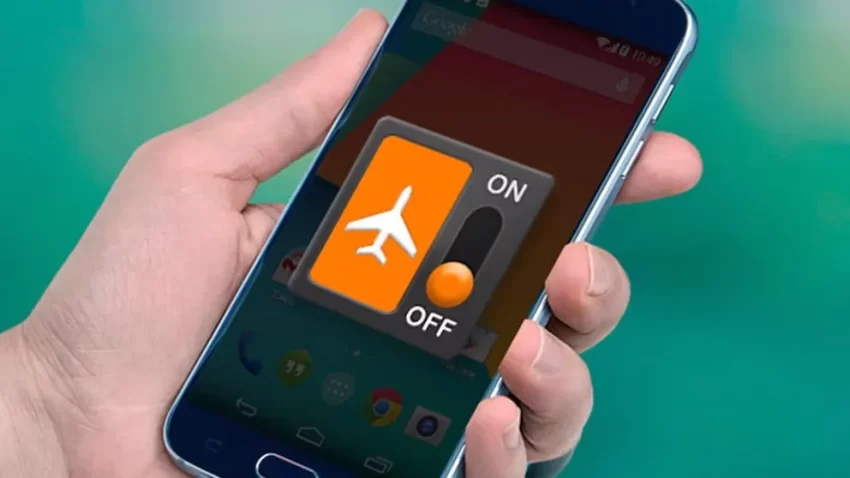 Elon Musk promete acabar con el “modo avión”: así será la conexión en vuelos comerciales