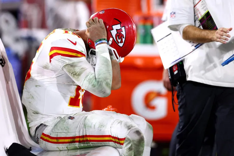 🏈 CHIEFS SUFREN OTRA DERROTA: LOS JAGUARS LOS VENCEN Y SIGUEN PERDIDOS EN LA TEMPORADA