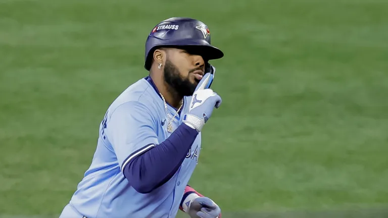 ⚖️ Blue Jays empatan la serie ante Mariners con victoria clave