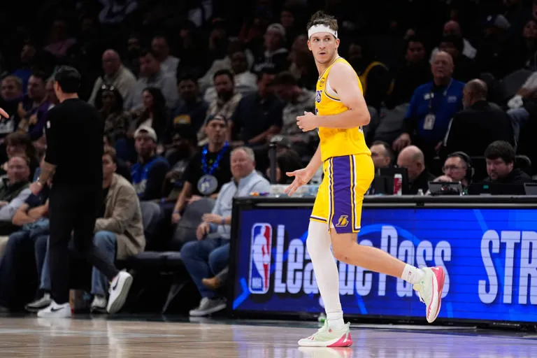 🔥 ¡CLUTCH TOTAL! 🔥 Austin Reaves anota el enceste ganador al sonar de la chicharra y los Los Angeles Lakers vencen 116-115 a los Minnesota Timberwolves